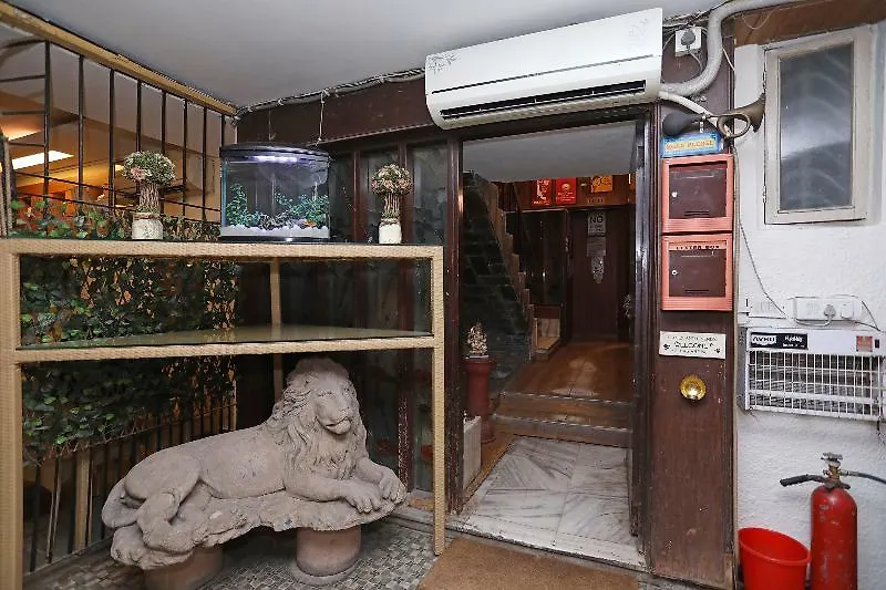 **  Super Oyo Collection O Hamilton Hotel Delhi  India